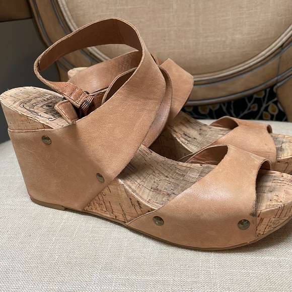 Lucky Brand Shoes - 🍀 Lucky Brand Leather Platform Wedges